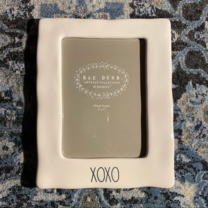 NWOT Rae Dunn XOXO picture frame